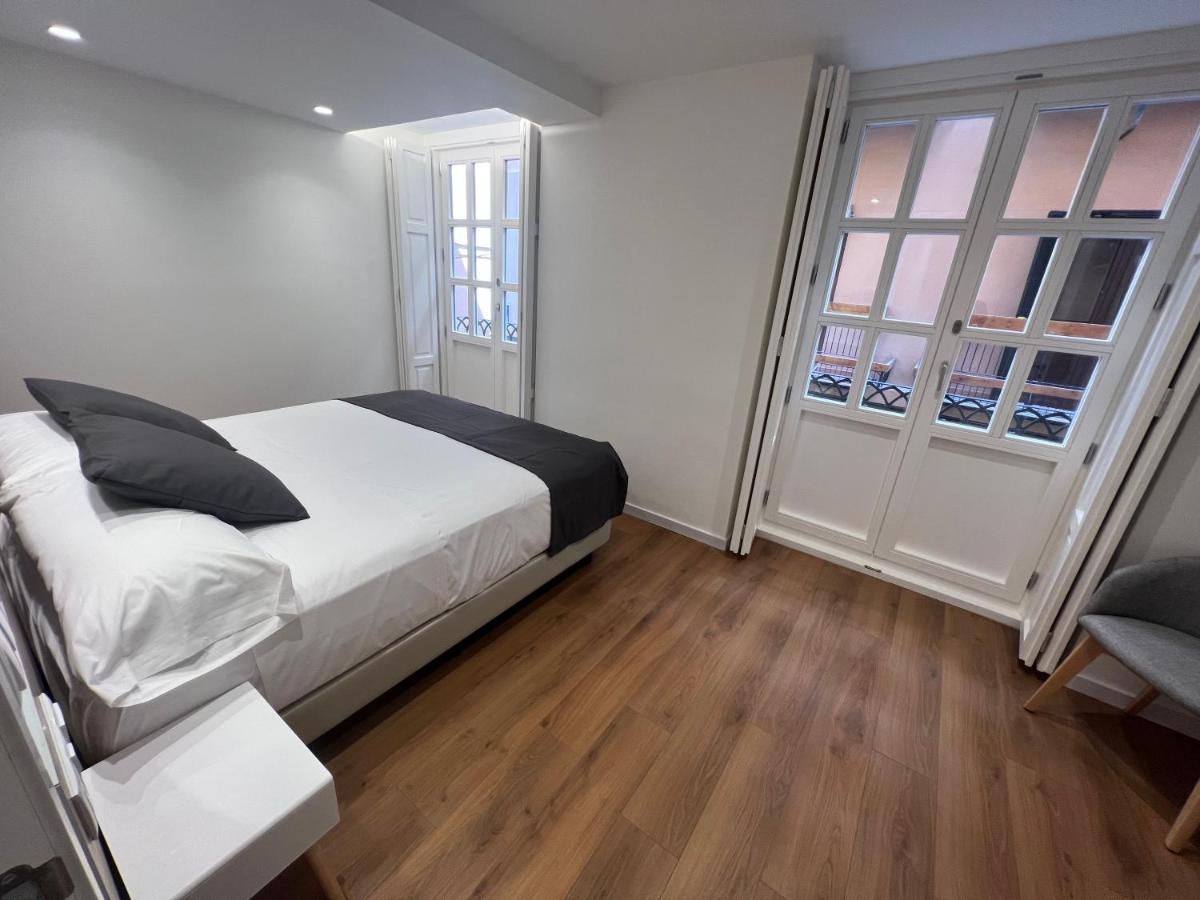Old Town Flats Casa Del Bisbe Aparthotel Valencia Luaran gambar
